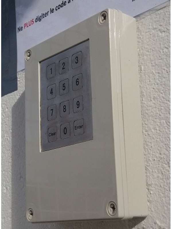 Access control for indoor or outdoor, up to 2 doors, strike or suction cup, PoE