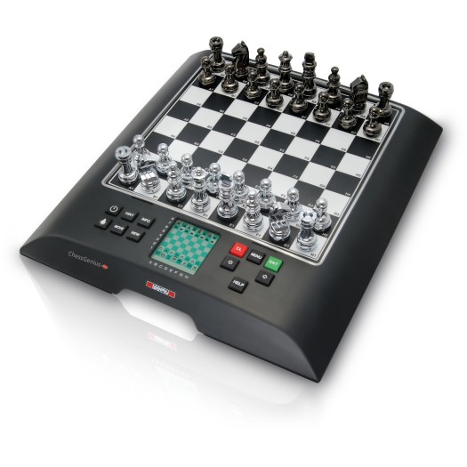 Millennium CHESS GENIUS Pro Schachcomputer.  2200 ELO